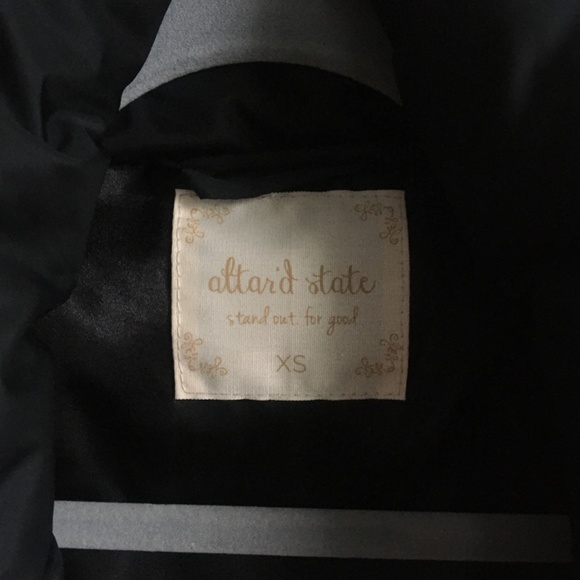 Black Puffer Jacket w/ Collar - Picture 2 of 3